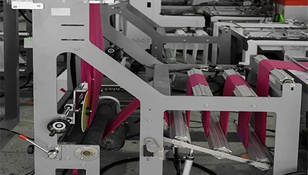 <p>Feeding and computer length fixed by stepping motor, photocell eye tracking, bottom and side gusset making, and the side sealing of T-shirt bag by ultrasonic.</p>
