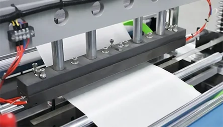 <p>The function of the bag is sealing, cutting, and collecting. Adjustable photoelectric sensor for printing color mark tracking, and a durable cold cutter. Adopts two Taiwan brand ultrasonic welding systems (horn 300 MM), different specs of ultrasonic can be used to meet different non-woven fabric GSM.</p>
