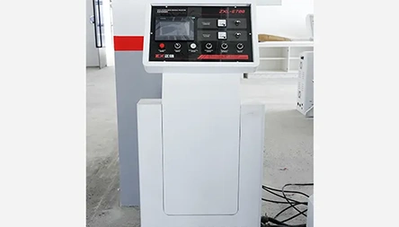 <p>The function of the bag is sealing, cutting, and collecting. Adjustable photoelectric sensor for printing color mark tracking, triangle removing by punching unit, and a durable cold cutter.  Adopts two Taiwan brand ultrasonic welding systems (horn 300 MM), different specs of ultrasonic can be used to meet different non-woven fabric GSM.</p>
