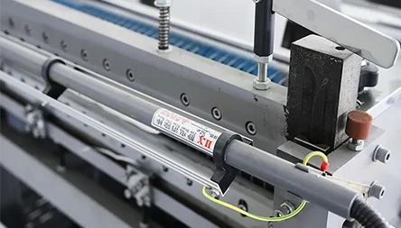 <p>The function of the bag is sealing, cutting, and collecting. Adjustable photoelectric sensor for printing color mark tracking, triangle removing by punching unit, and a durable cold cutter.  Adopts two Taiwan brand ultrasonic welding systems (horn 300 MM), different specs of ultrasonic can be used to meet different non-woven fabric GSM.</p>
