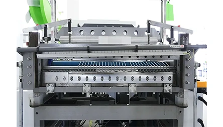 <p>Adopts two Taiwan-brand ultrasonic welding systems (horn 300mm), different specs of ultrasonic can be used to meet different nonwoven fabric GSMs.</p>
